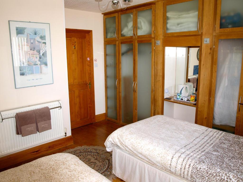 Coed Y Bryn Bed and Breakfast Cardigan Pokój zdjęcie